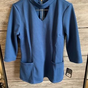 Jaanuu blue top size large